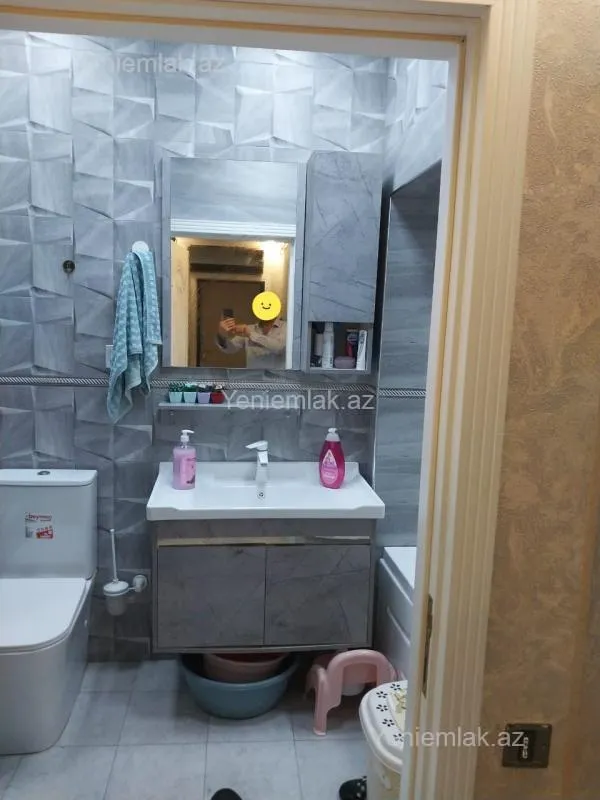 Satılır 3 otaqlı köhnə tikili 90 m²