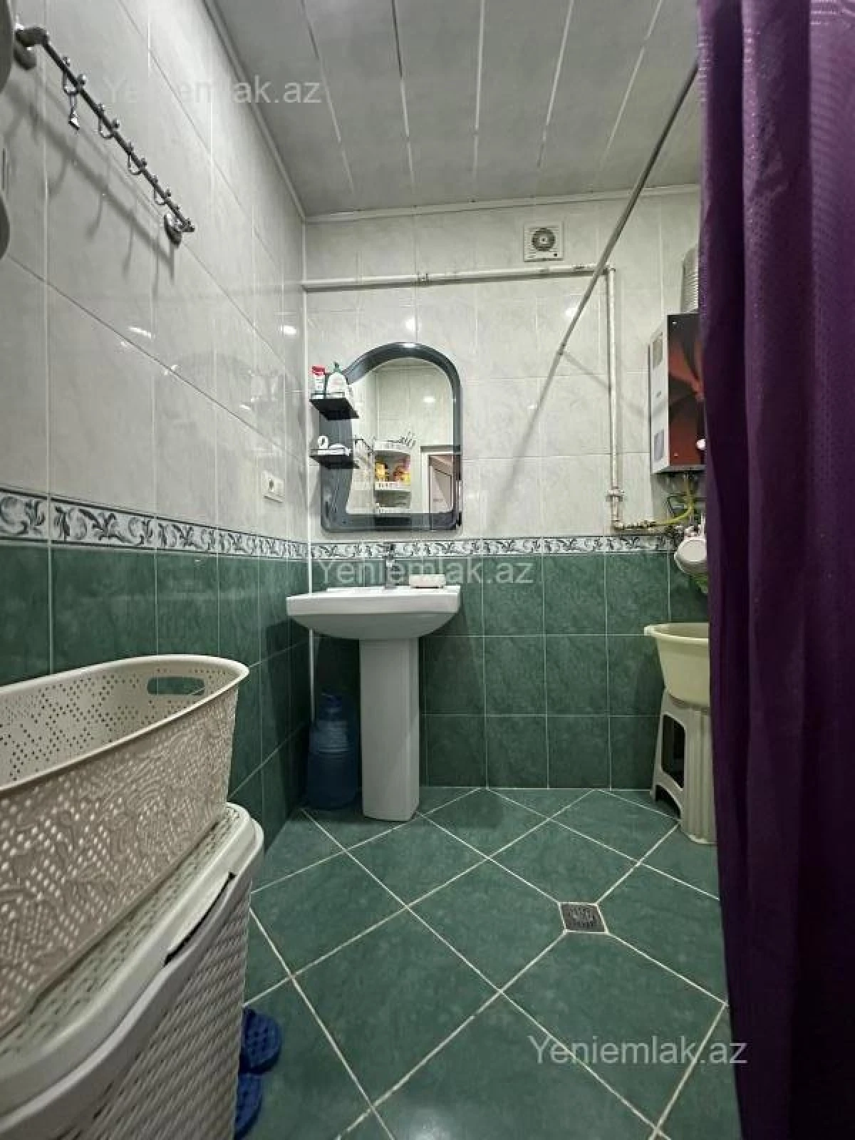 Satılır 3 otaqlı köhnə tikili 75 m²