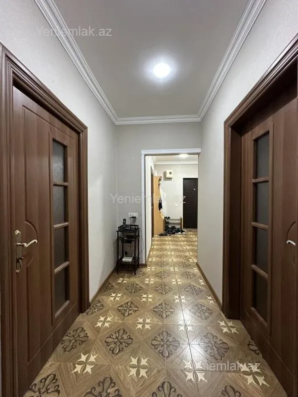 Satılır 5 otaqlı köhnə tikili 110 m²