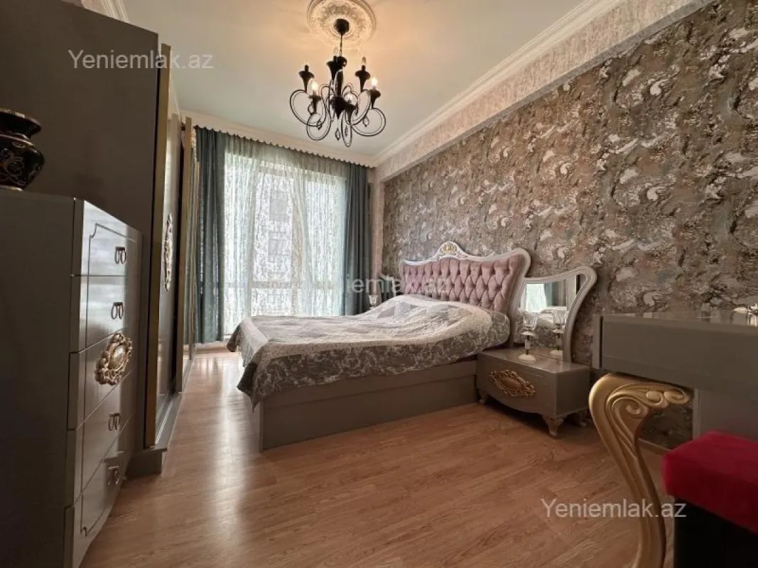 Satılır 3 otaqlı yeni tikili 105 m²