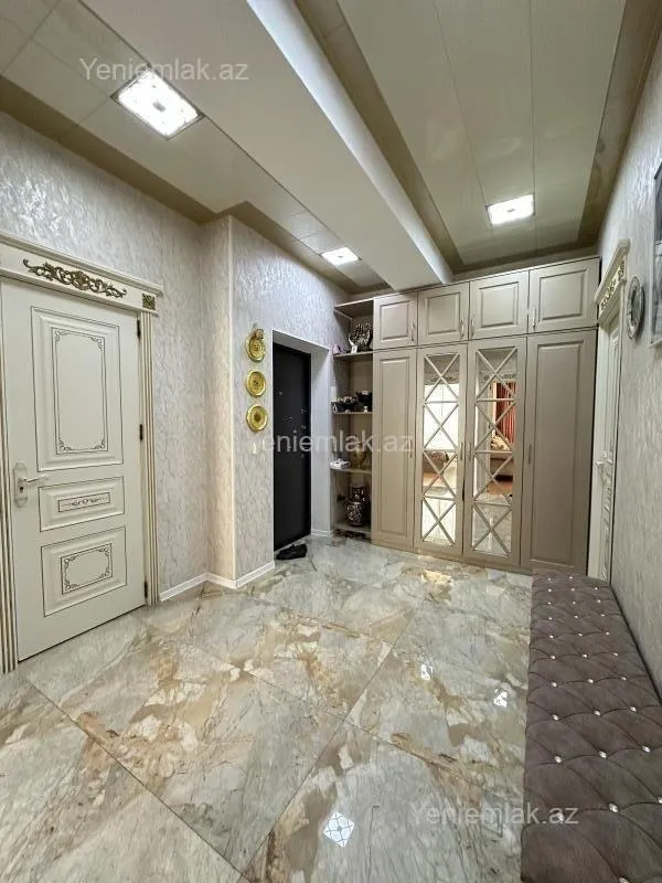 Satılır 3 otaqlı yeni tikili 105 m²