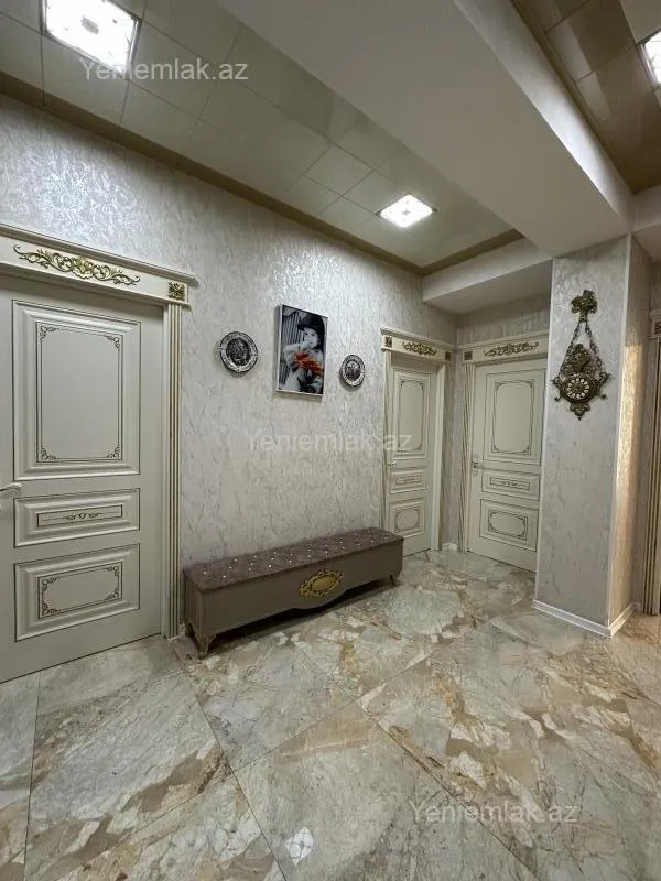 Satılır 3 otaqlı yeni tikili 105 m²