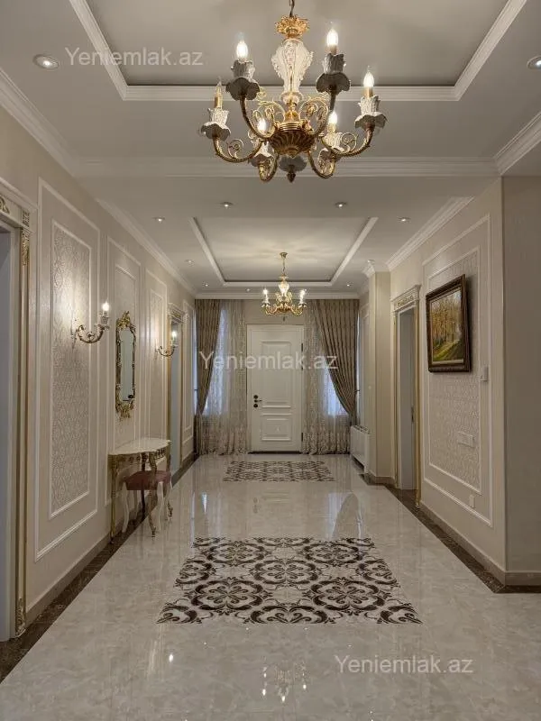 Satılır 16 otaqlı həyət evi 2040 m²