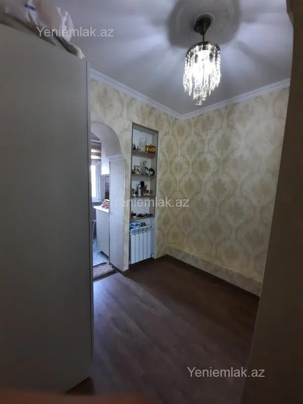 Satılır 2 otaqlı köhnə tikili 65 m²