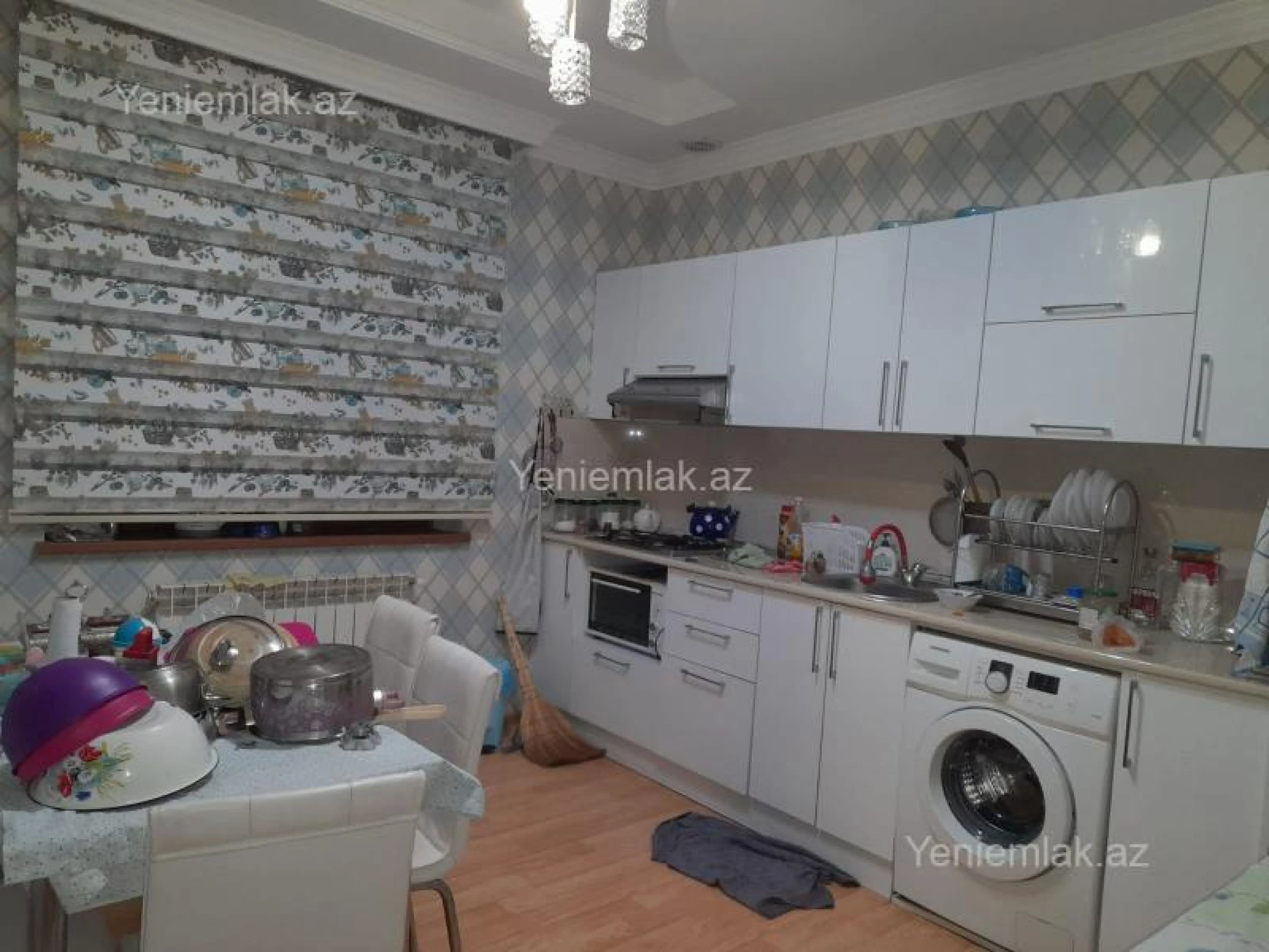 Satılır 6 otaqlı həyət evi 300 m²