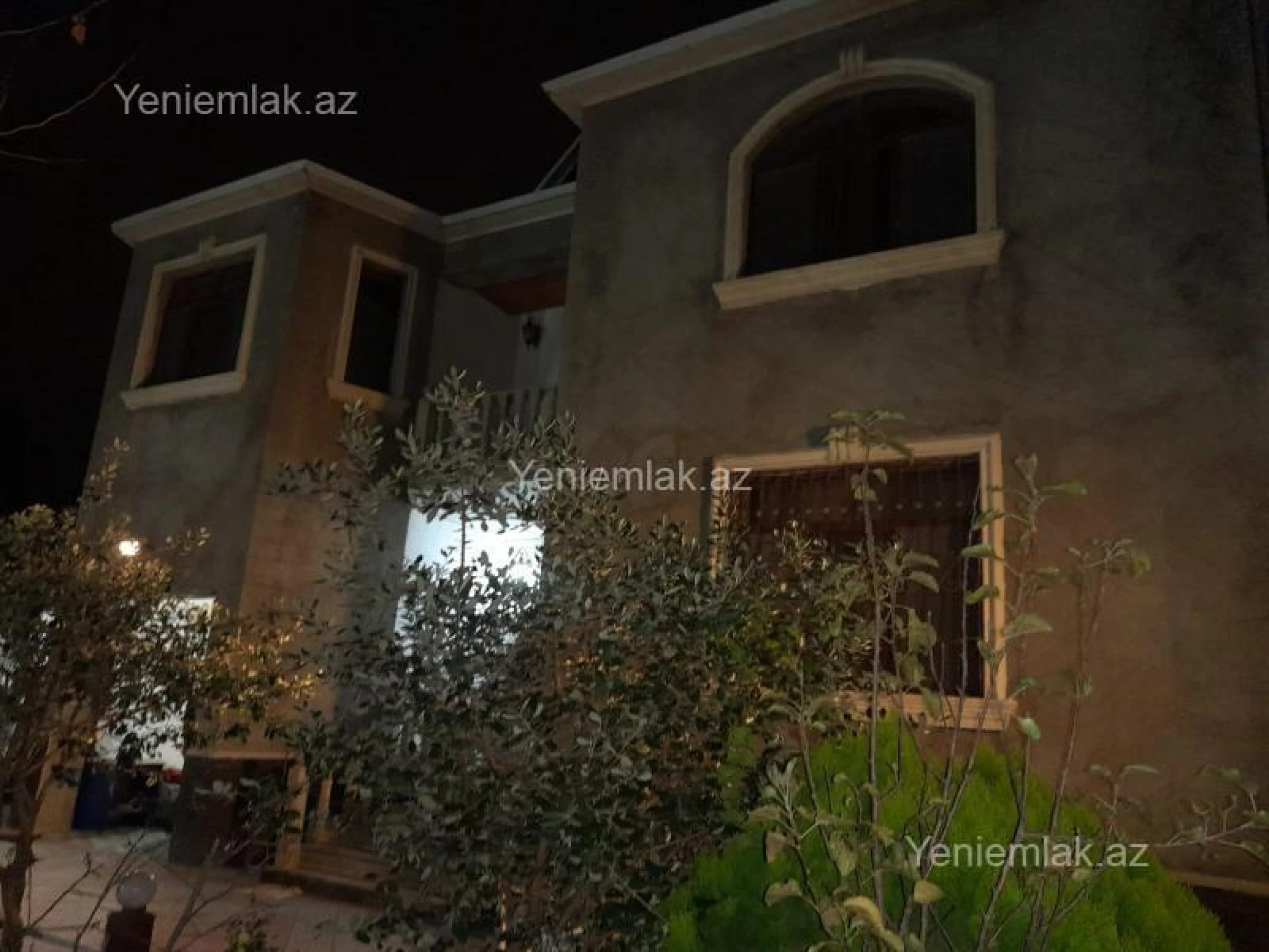 Satılır 6 otaqlı həyət evi 300 m²