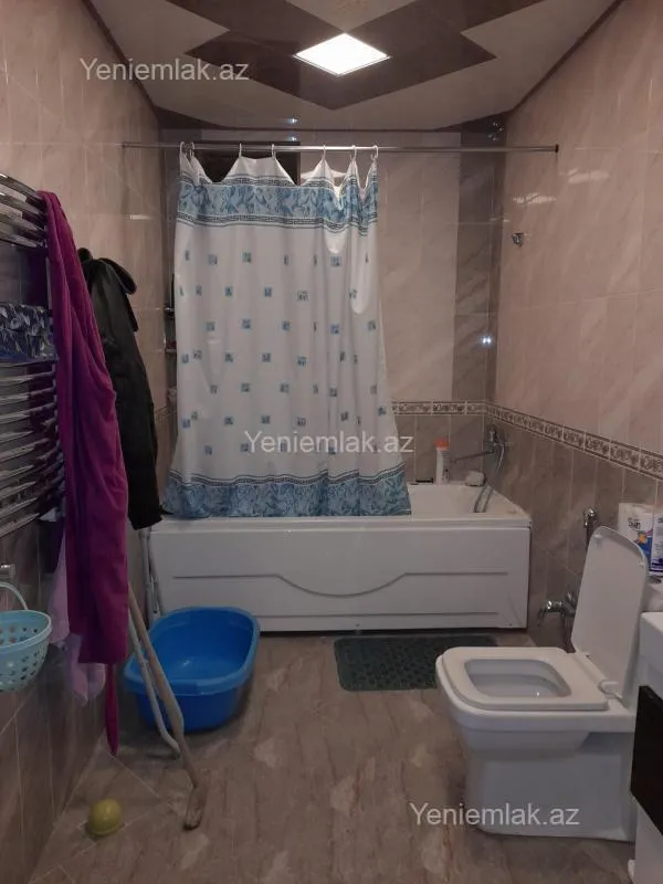 Satılır 6 otaqlı həyət evi 300 m²