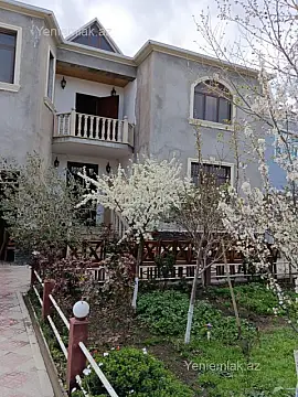 Satılır 6 otaqlı həyət evi 300 m²