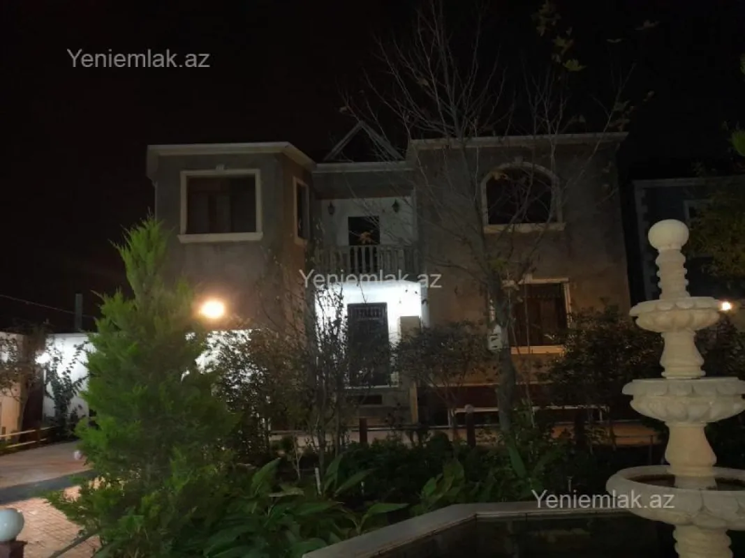 Satılır 6 otaqlı həyət evi 300 m²