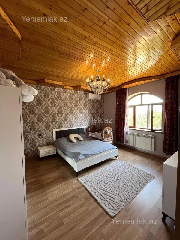 Satılır 6 otaqlı həyət evi 300 m²