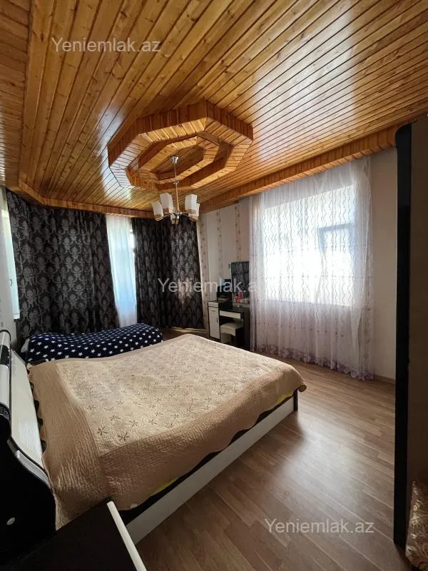 Satılır 6 otaqlı həyət evi 300 m²