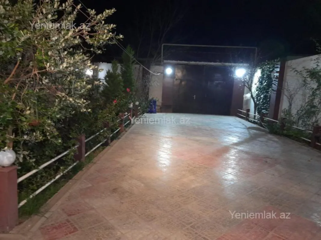 Satılır 6 otaqlı həyət evi 300 m²