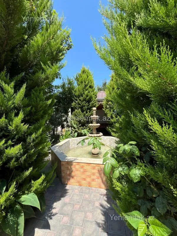 Satılır 6 otaqlı həyət evi 300 m²