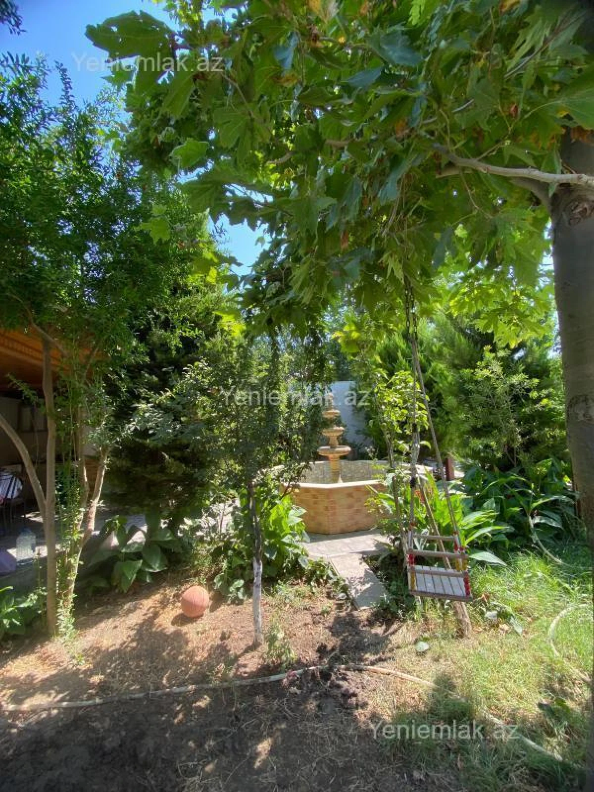 Satılır 6 otaqlı həyət evi 300 m²