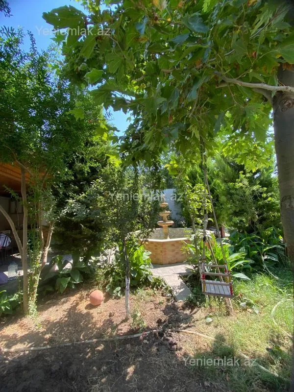 Satılır 6 otaqlı həyət evi 300 m²