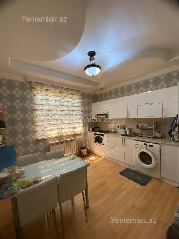 Satılır 6 otaqlı həyət evi 300 m²