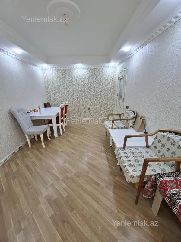 Satılır 2 otaqlı köhnə tikili 35 m²