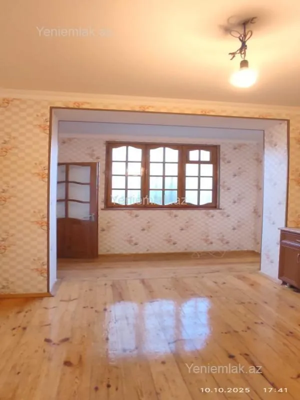 Satılır 2 otaqlı köhnə tikili 50 m²