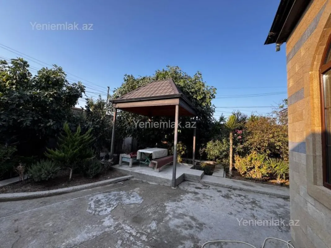 Satılır 5 otaqlı həyət evi 150 m²