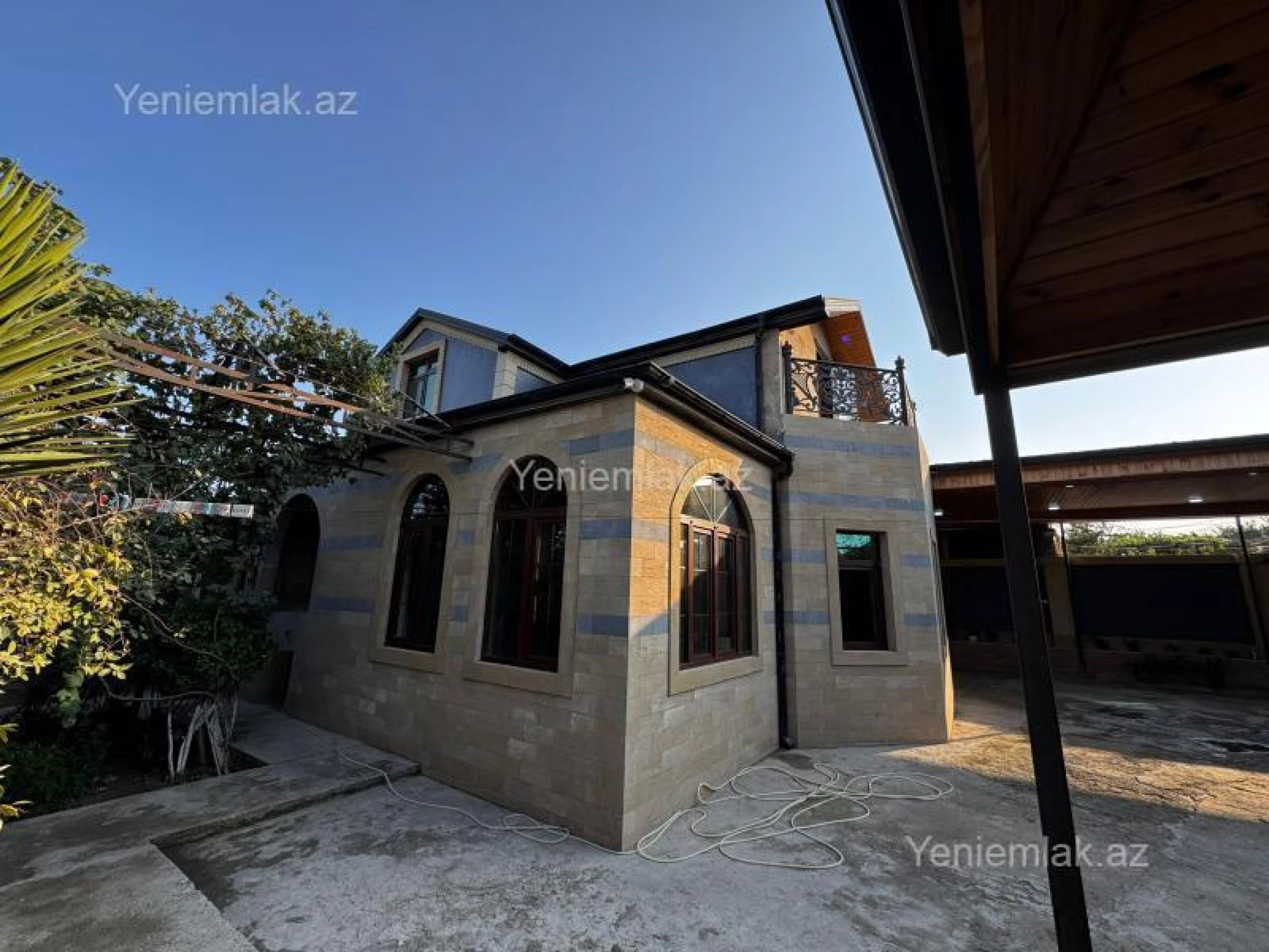 Satılır 5 otaqlı həyət evi 150 m²