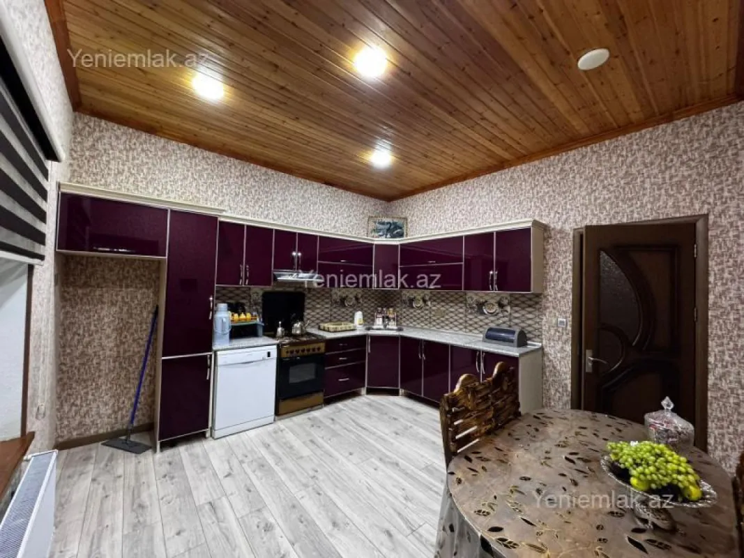 Satılır 5 otaqlı həyət evi 150 m²