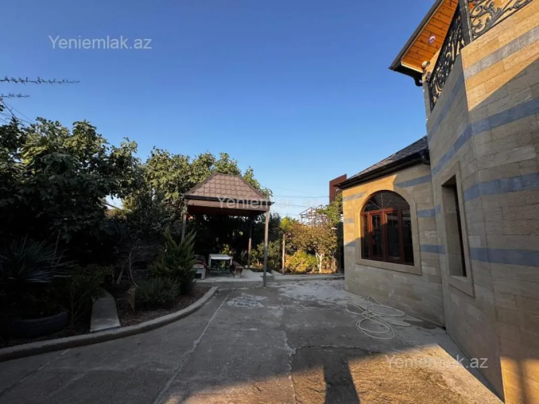 Satılır 5 otaqlı həyət evi 150 m²