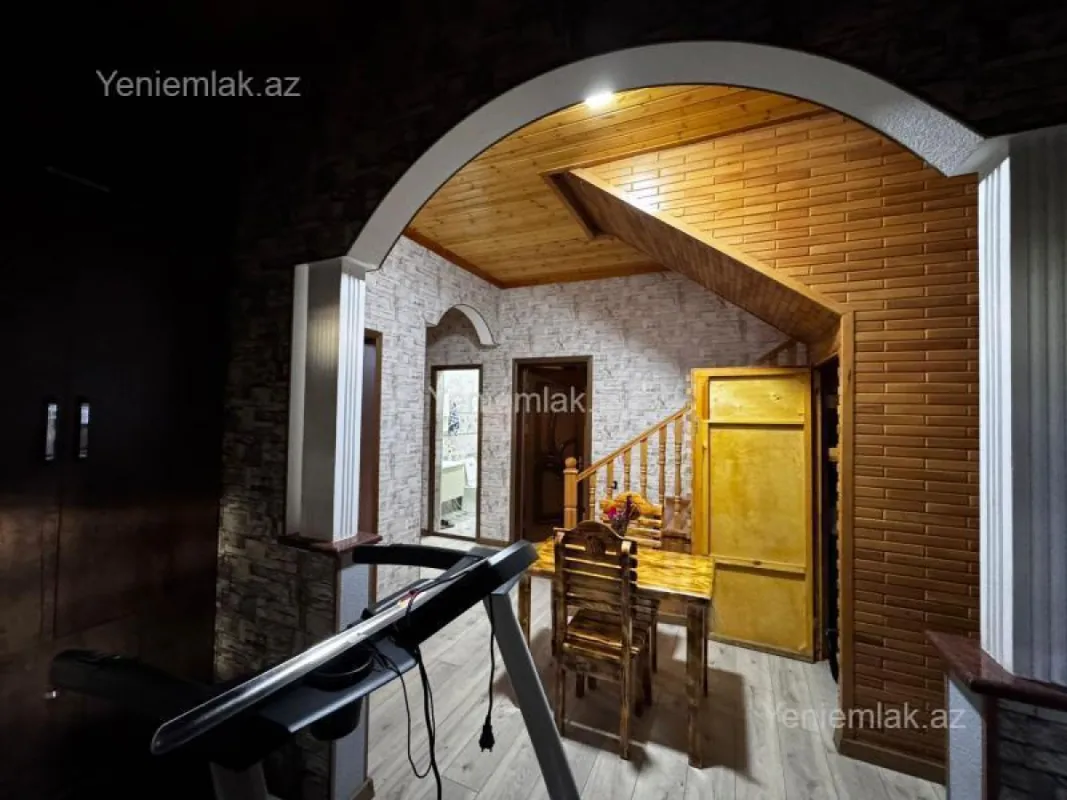 Satılır 5 otaqlı həyət evi 150 m²