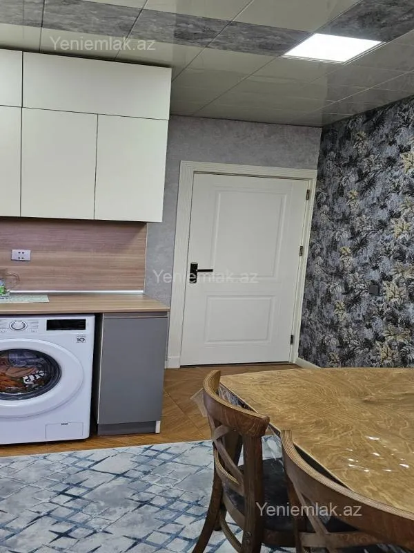 Satılır 3 otaqlı köhnə tikili 84 m²