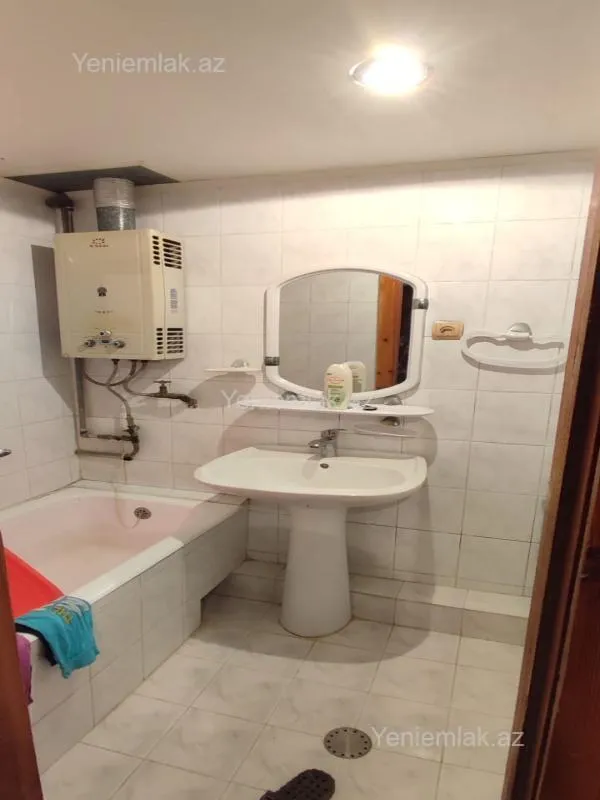 Satılır 4 otaqlı köhnə tikili 87 m²
