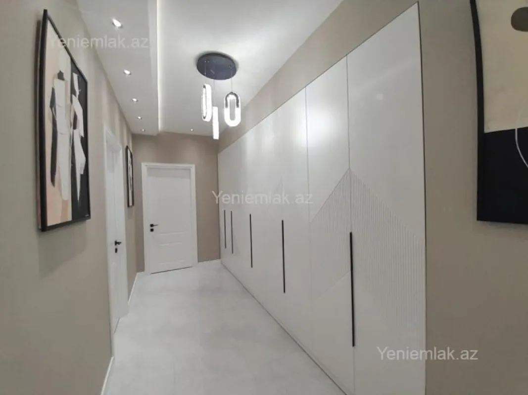 Satılır 3 otaqlı yeni tikili 115 m²