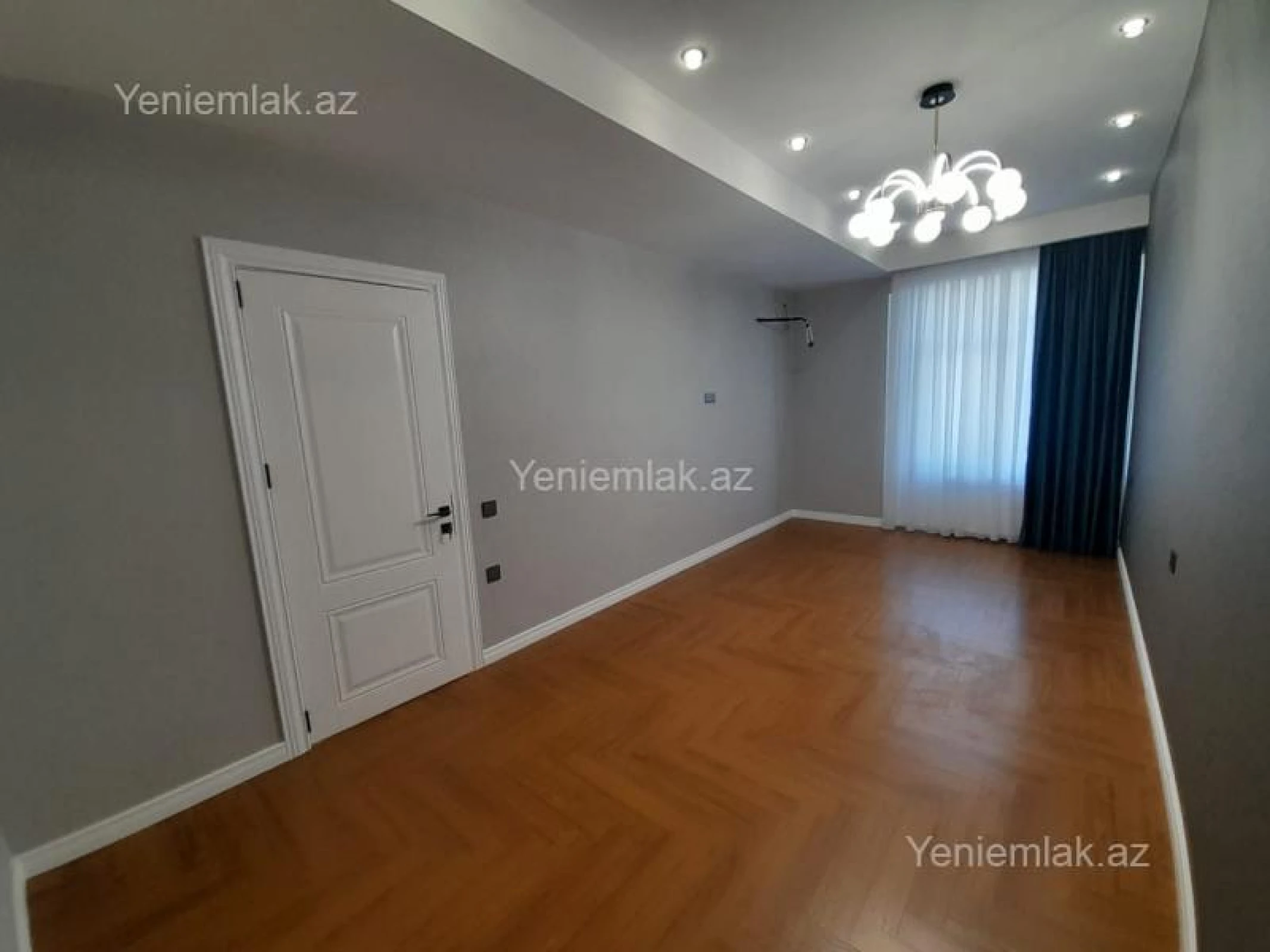 Satılır 3 otaqlı yeni tikili 115 m²