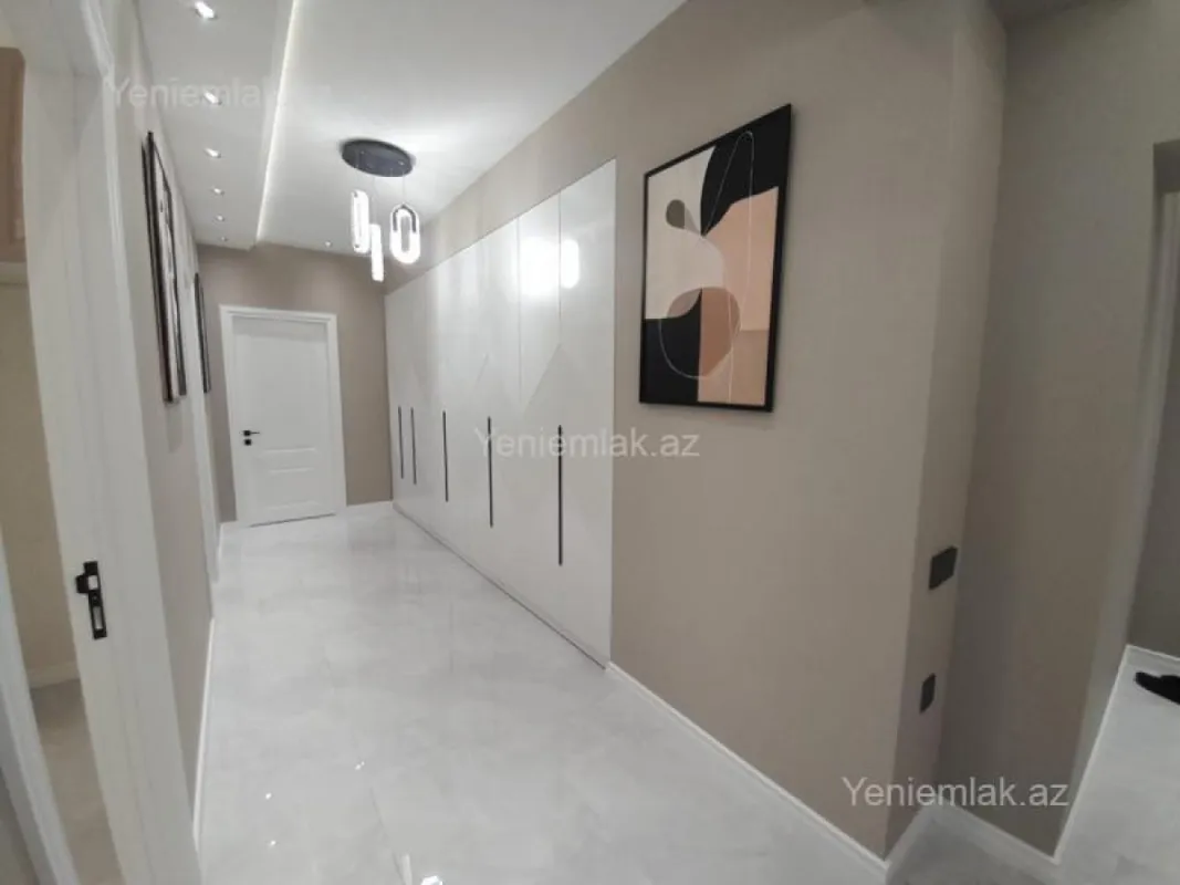 Satılır 3 otaqlı yeni tikili 115 m²