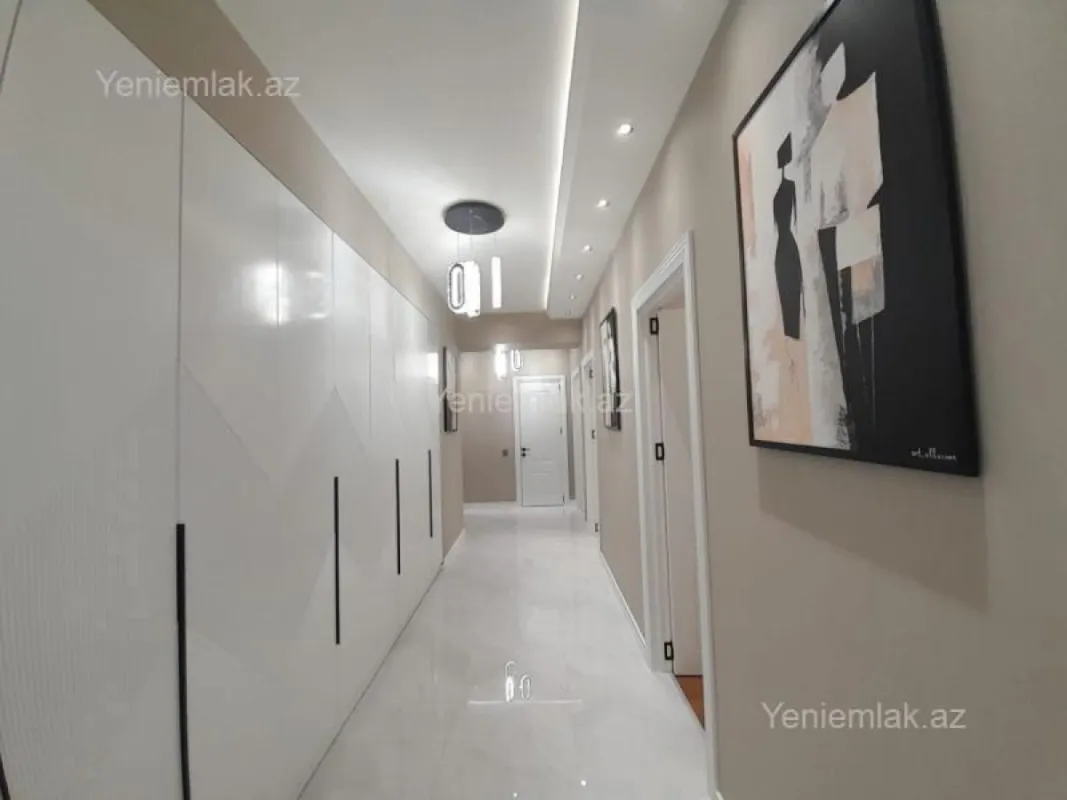 Satılır 3 otaqlı yeni tikili 115 m²