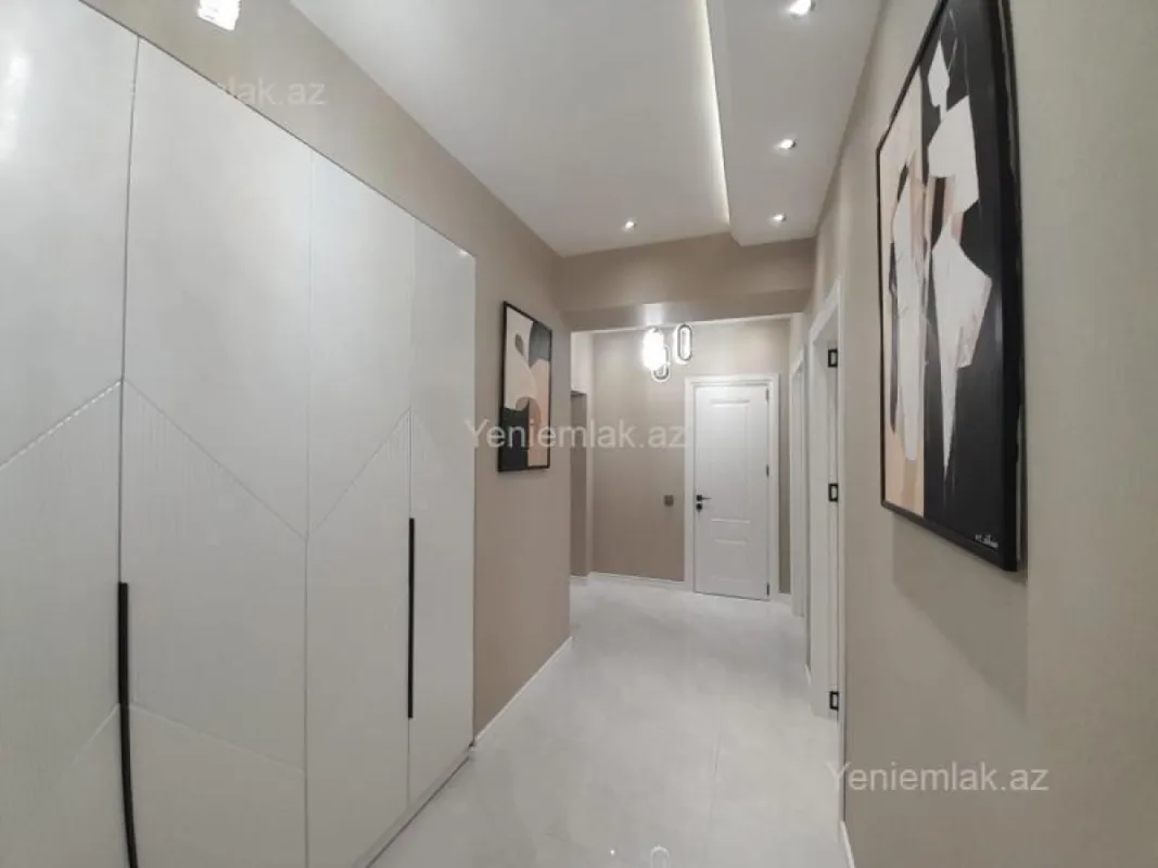 Satılır 3 otaqlı yeni tikili 115 m²