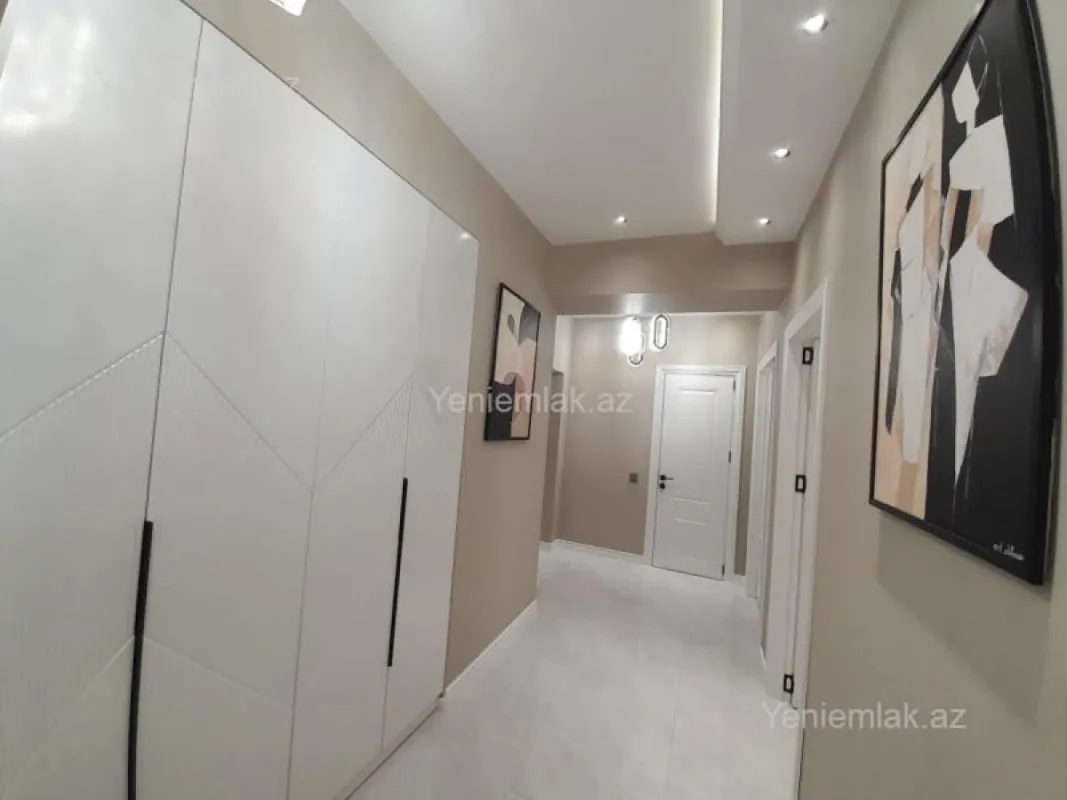 Satılır 3 otaqlı yeni tikili 115 m²