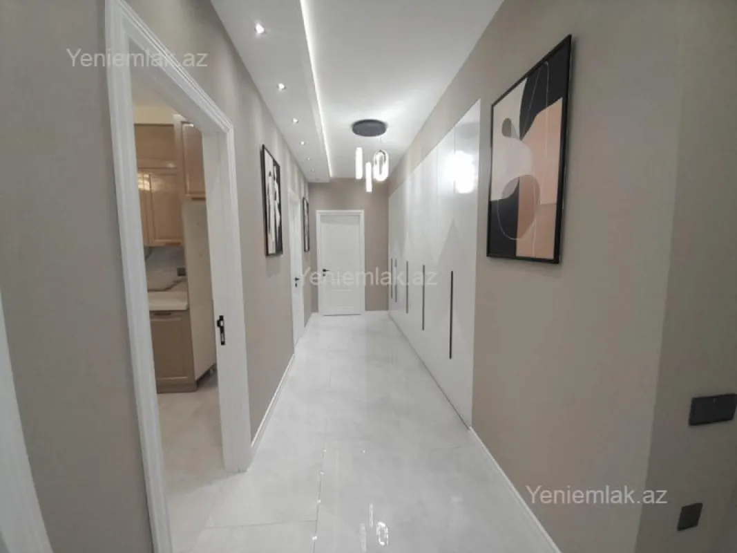 Satılır 3 otaqlı yeni tikili 115 m²