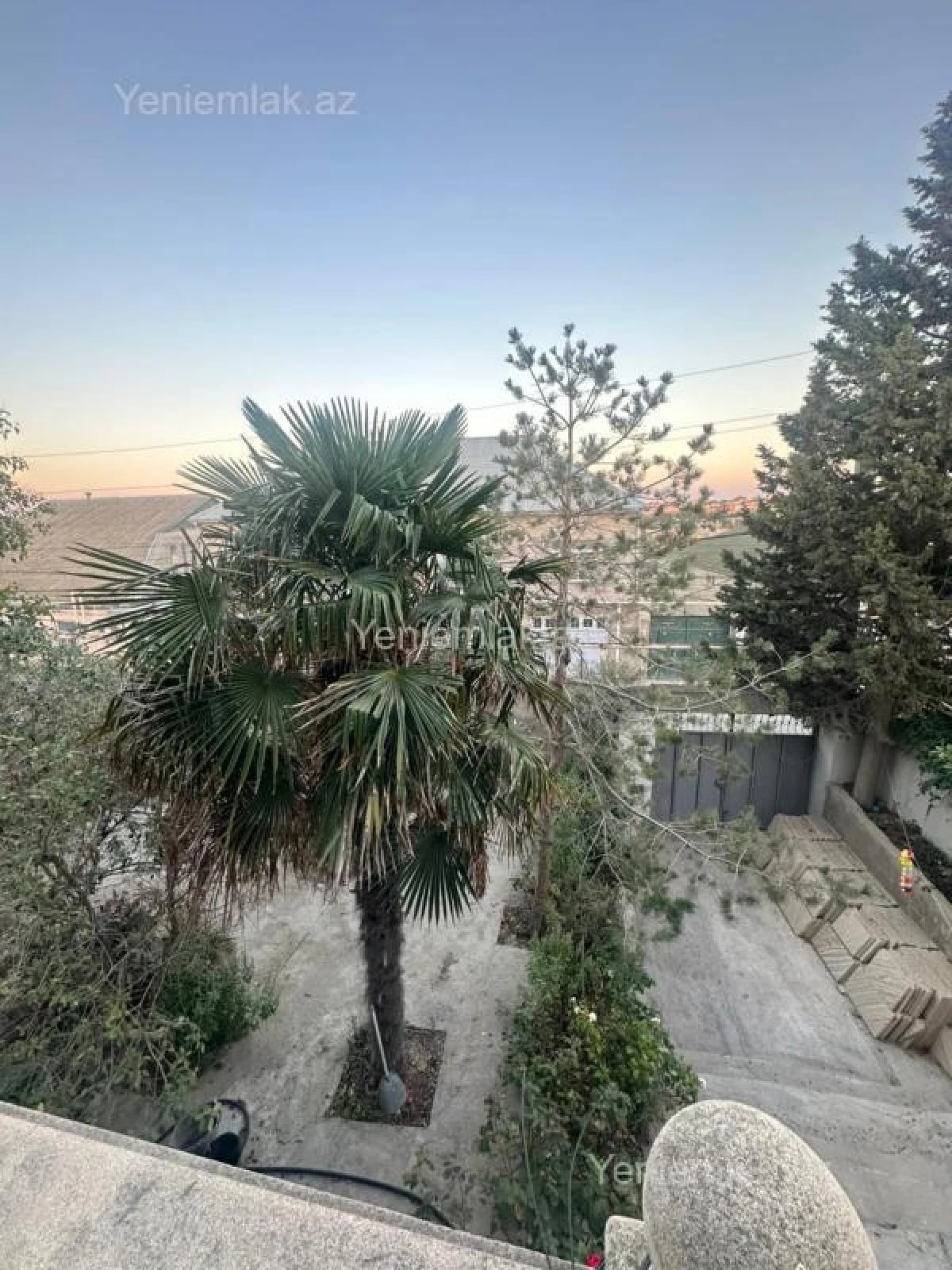 Satılır 7 otaqlı həyət evi 202 m²