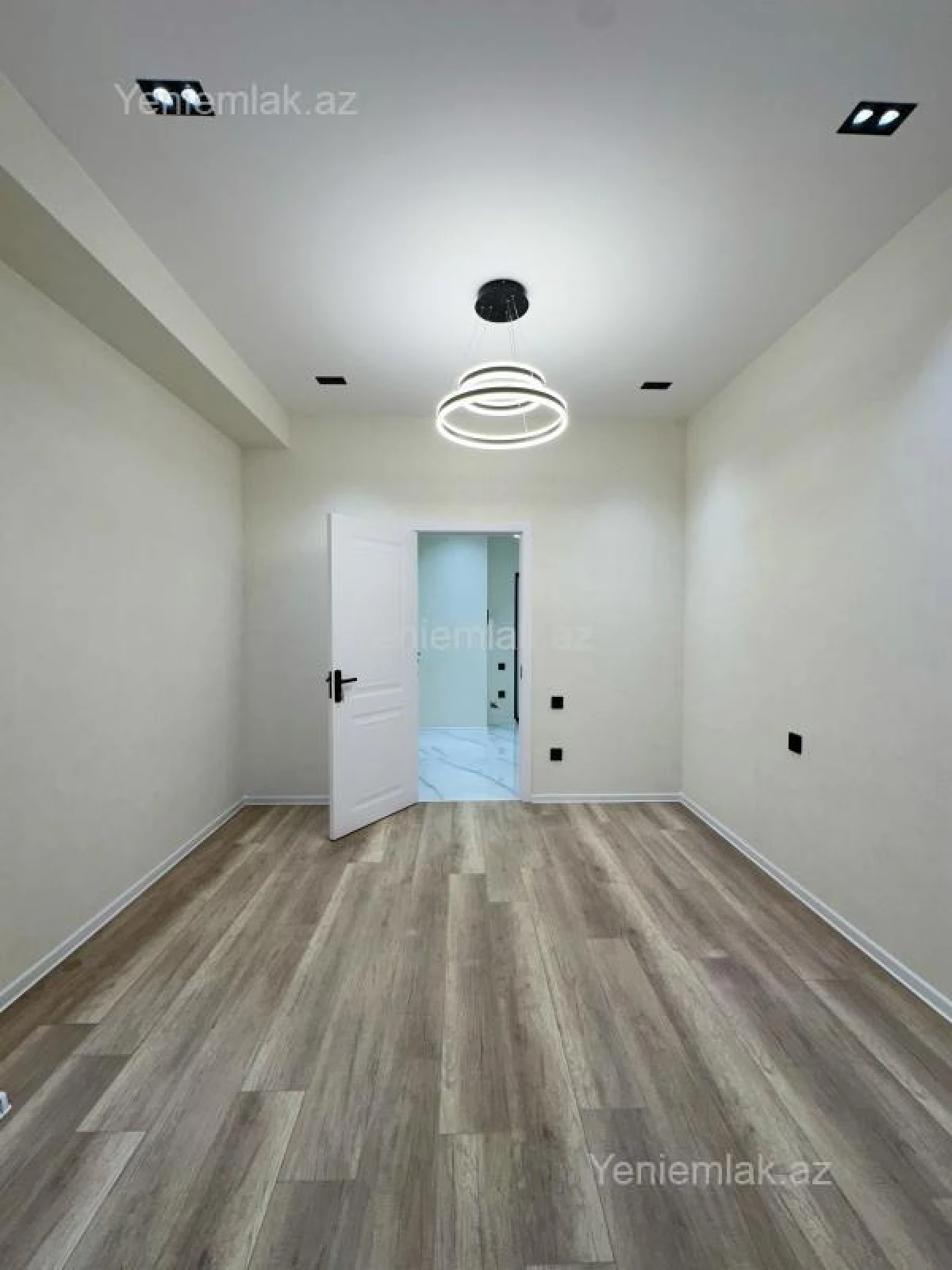 Satılır 3 otaqlı yeni tikili 80 m²