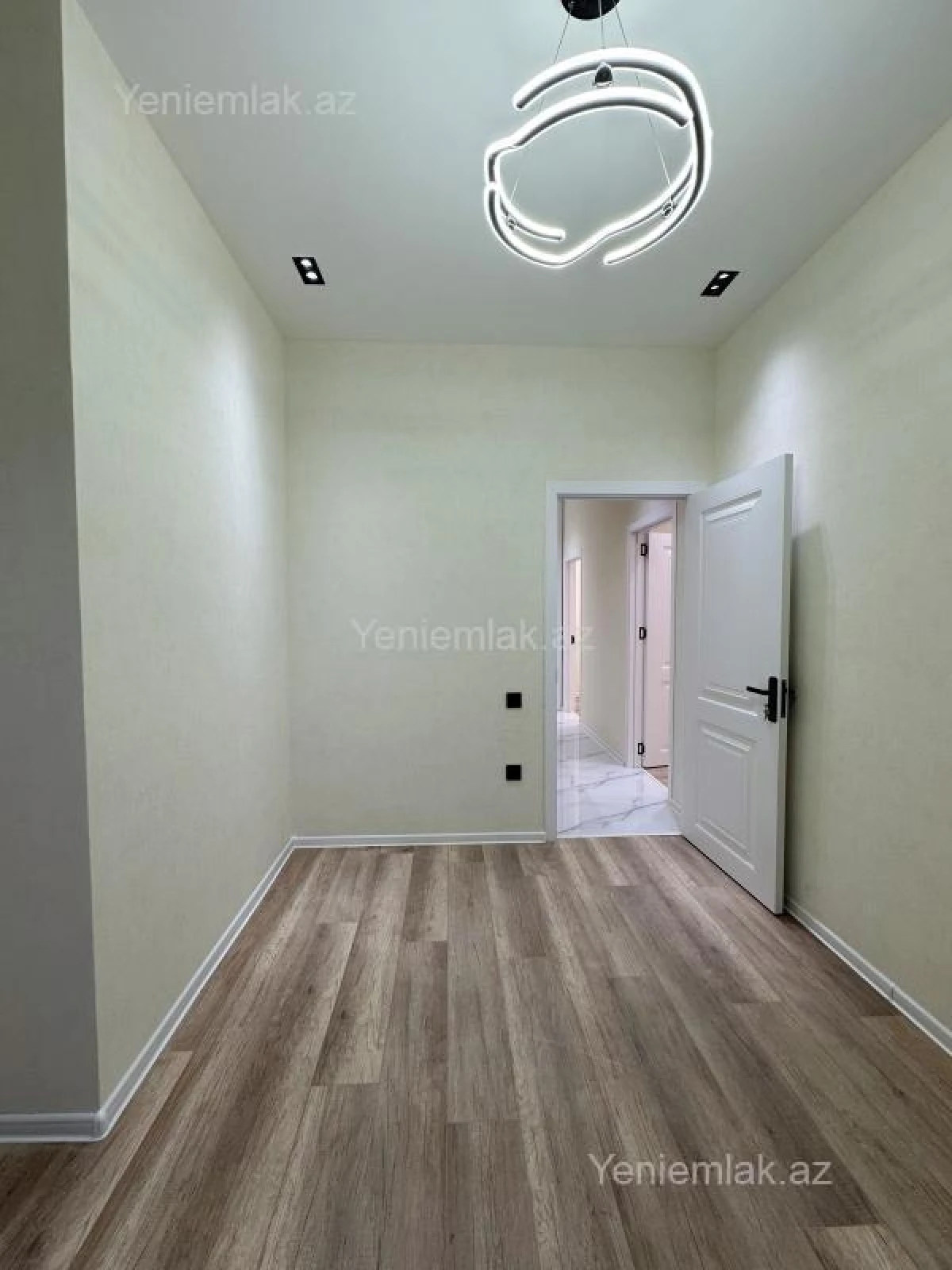 Satılır 3 otaqlı yeni tikili 80 m²
