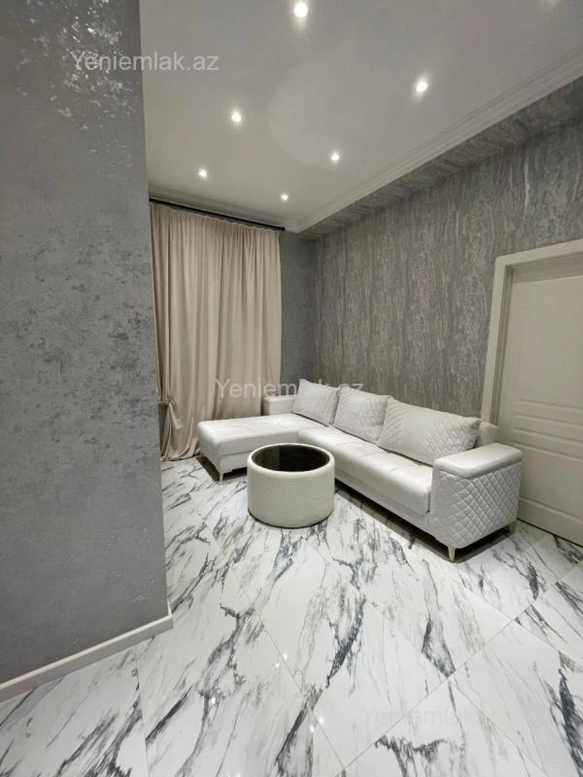 Satılır 6 otaqlı həyət evi 400 m²