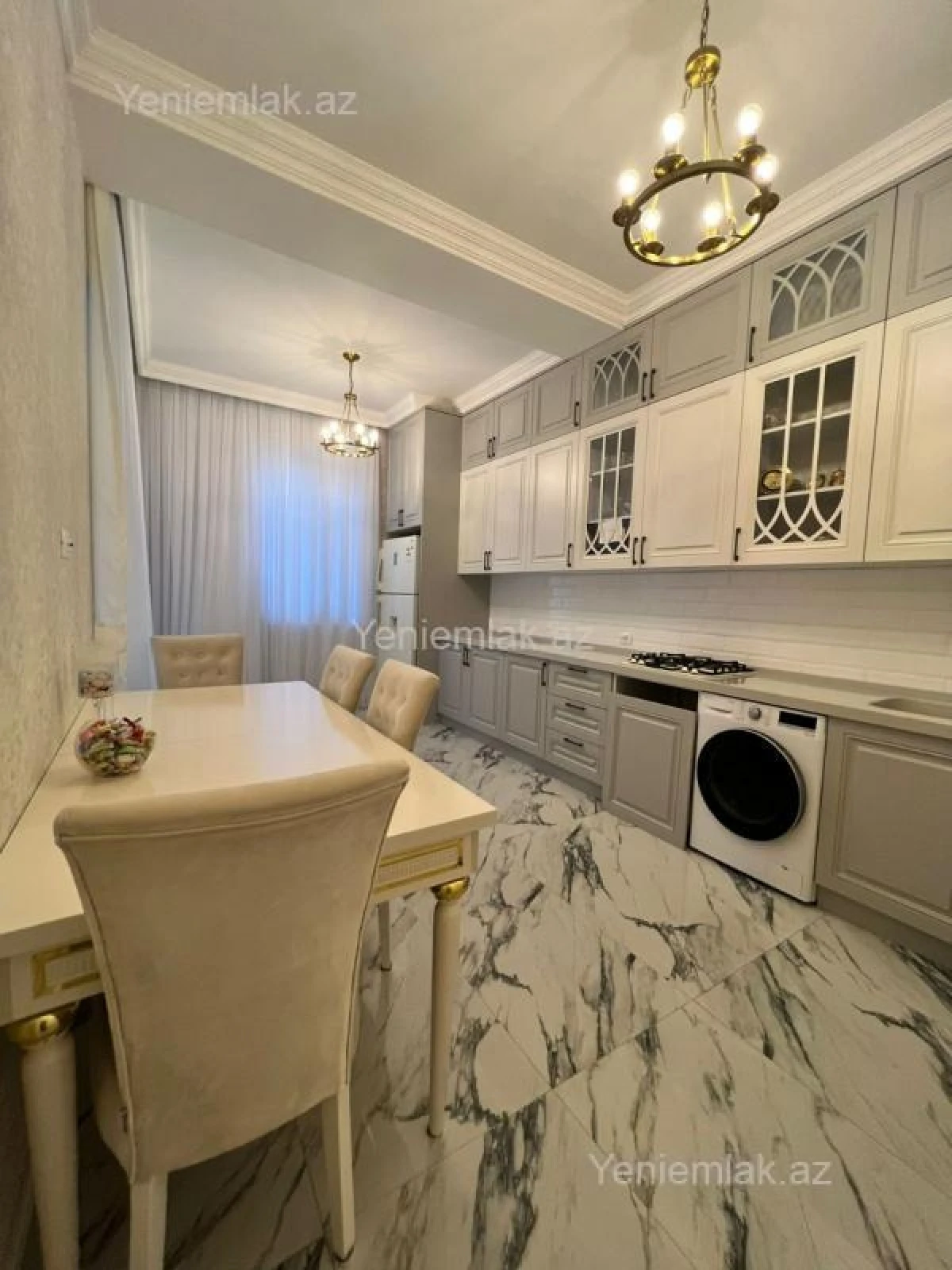 Satılır 6 otaqlı həyət evi 400 m²