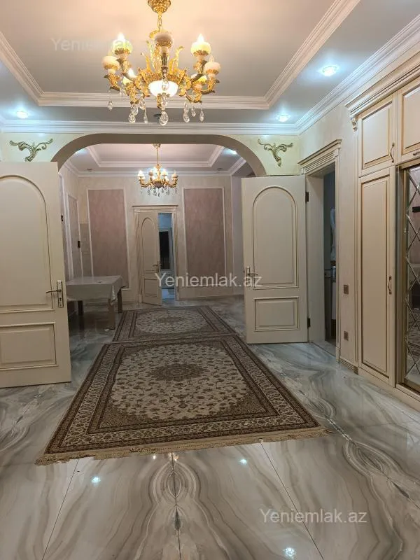 Satılır 7 otaqlı həyət evi 420 m²