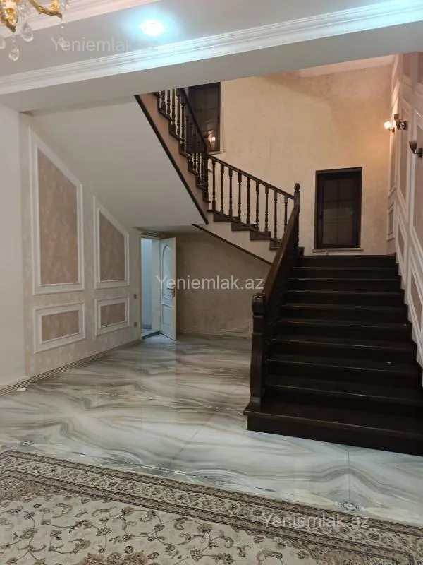 Satılır 7 otaqlı həyət evi 420 m²