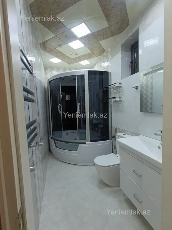 Satılır 7 otaqlı həyət evi 420 m²