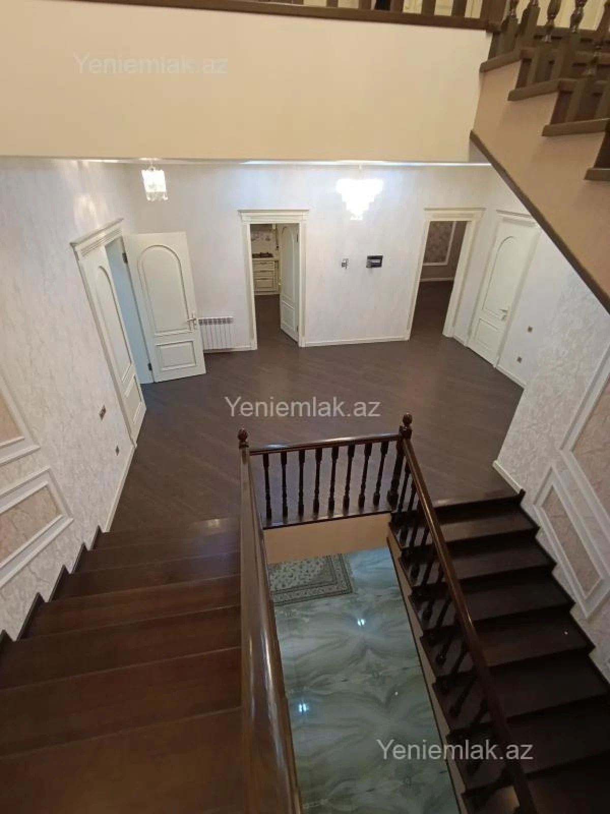 Satılır 7 otaqlı həyət evi 420 m²