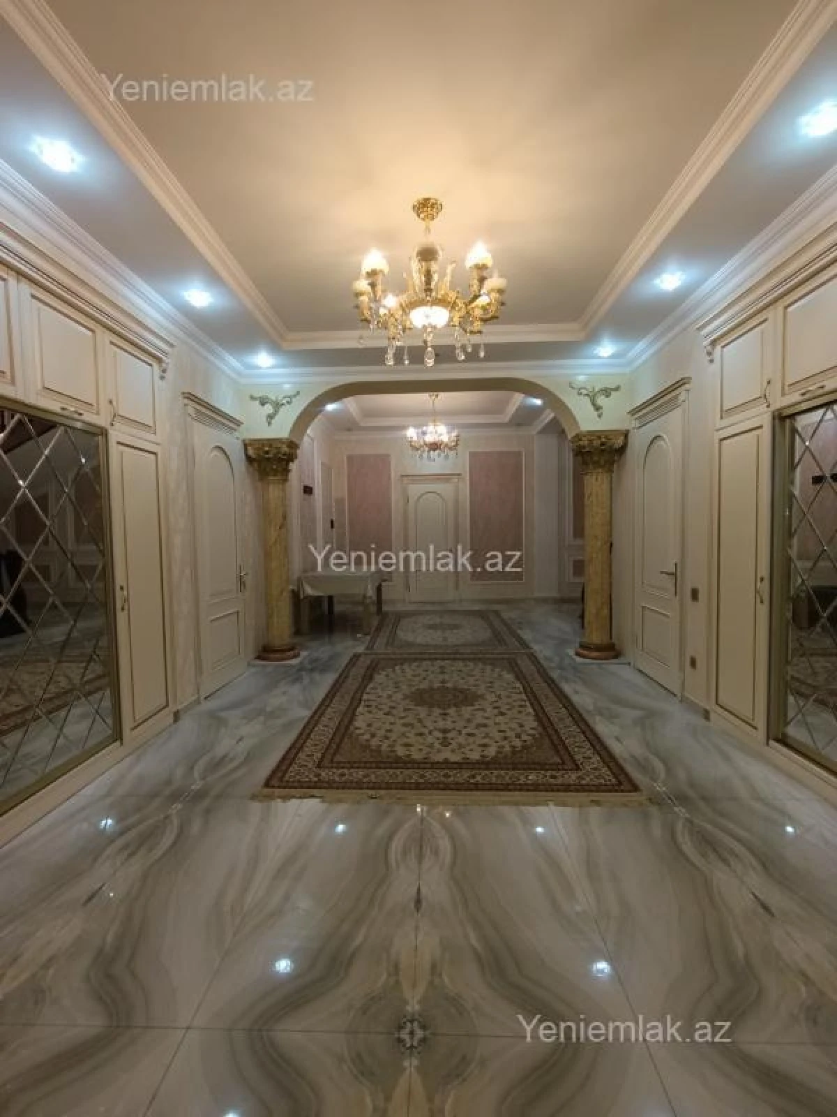 Satılır 7 otaqlı həyət evi 420 m²