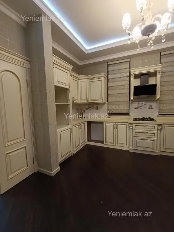 Satılır 7 otaqlı həyət evi 420 m²