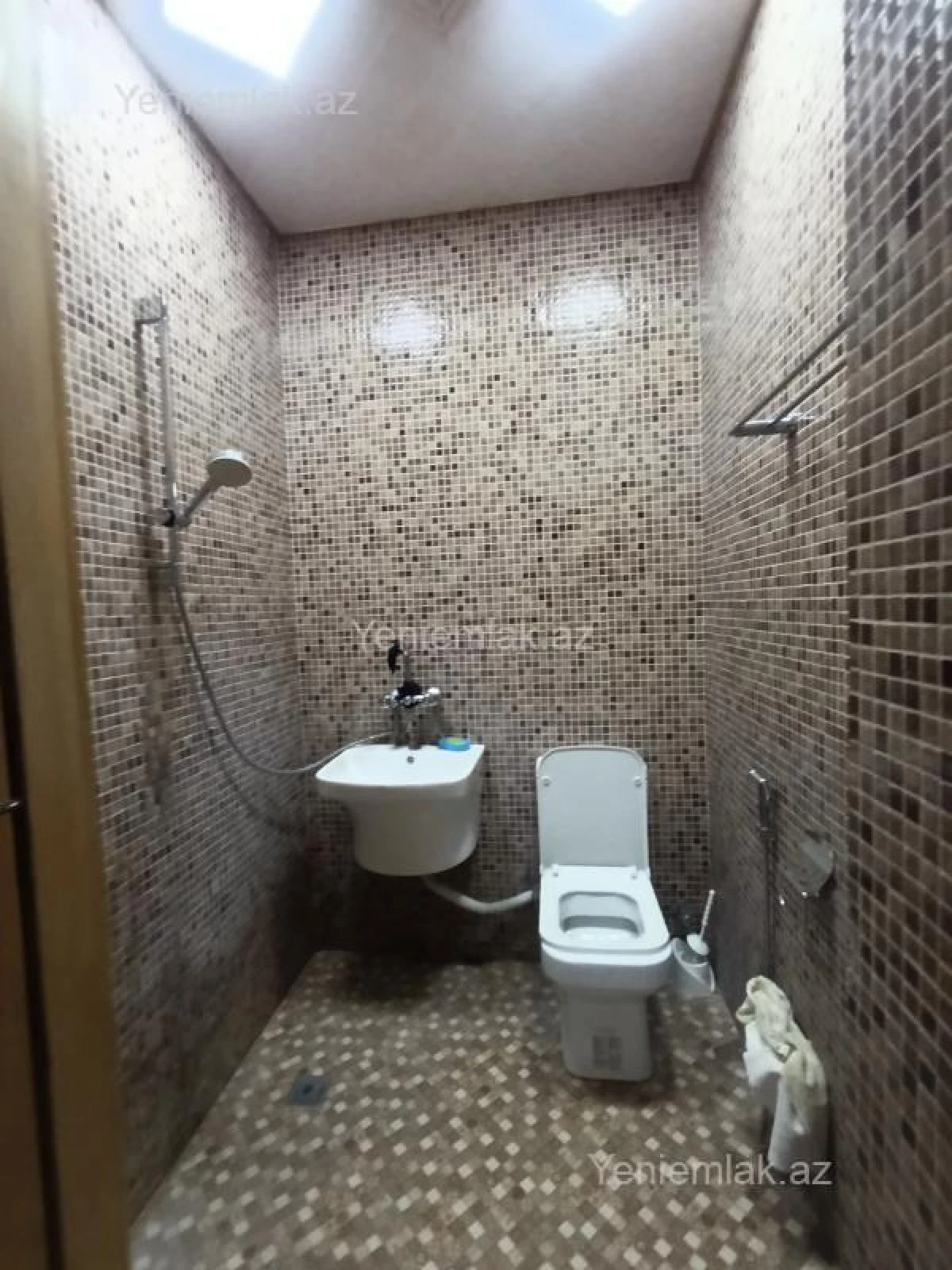 Satılır 7 otaqlı həyət evi 420 m²