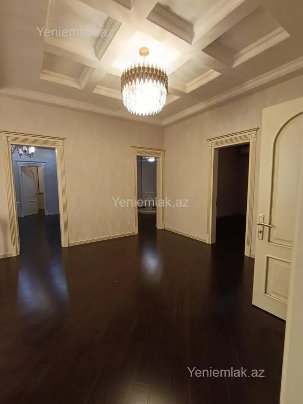 Satılır 7 otaqlı həyət evi 420 m²