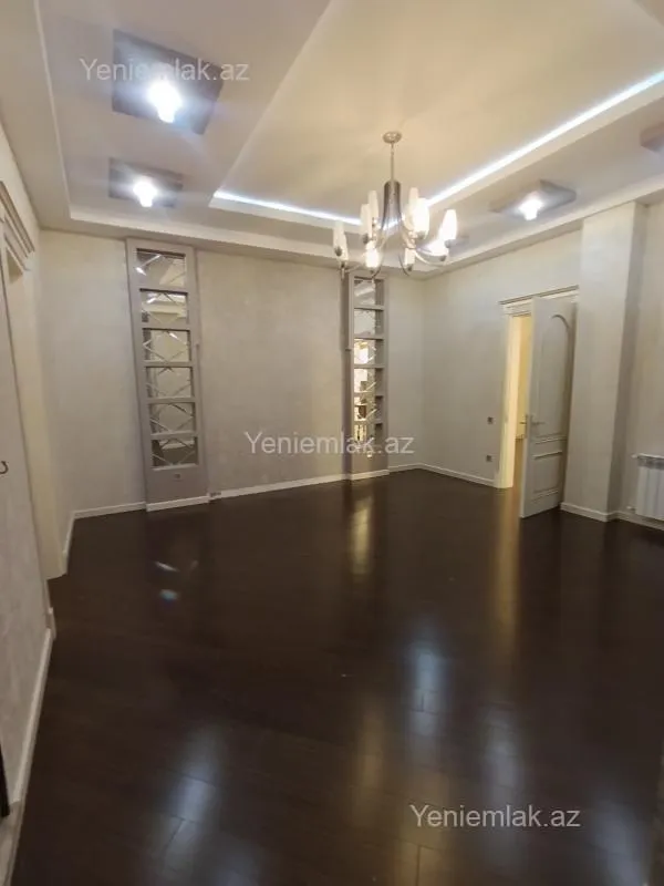 Satılır 7 otaqlı həyət evi 420 m²